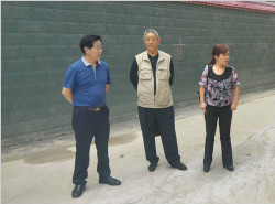 周家龙同志到兴蓉社区督导社会组织用房及院中院建设改造