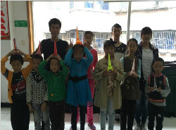 肖家河兴蓉社区组织开展青少年科技教室第九期活动——3D打印笔之埃菲尔铁塔制作