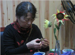 肖家河兴蓉社区组织开展第十四期“巧手指”之家手工活动